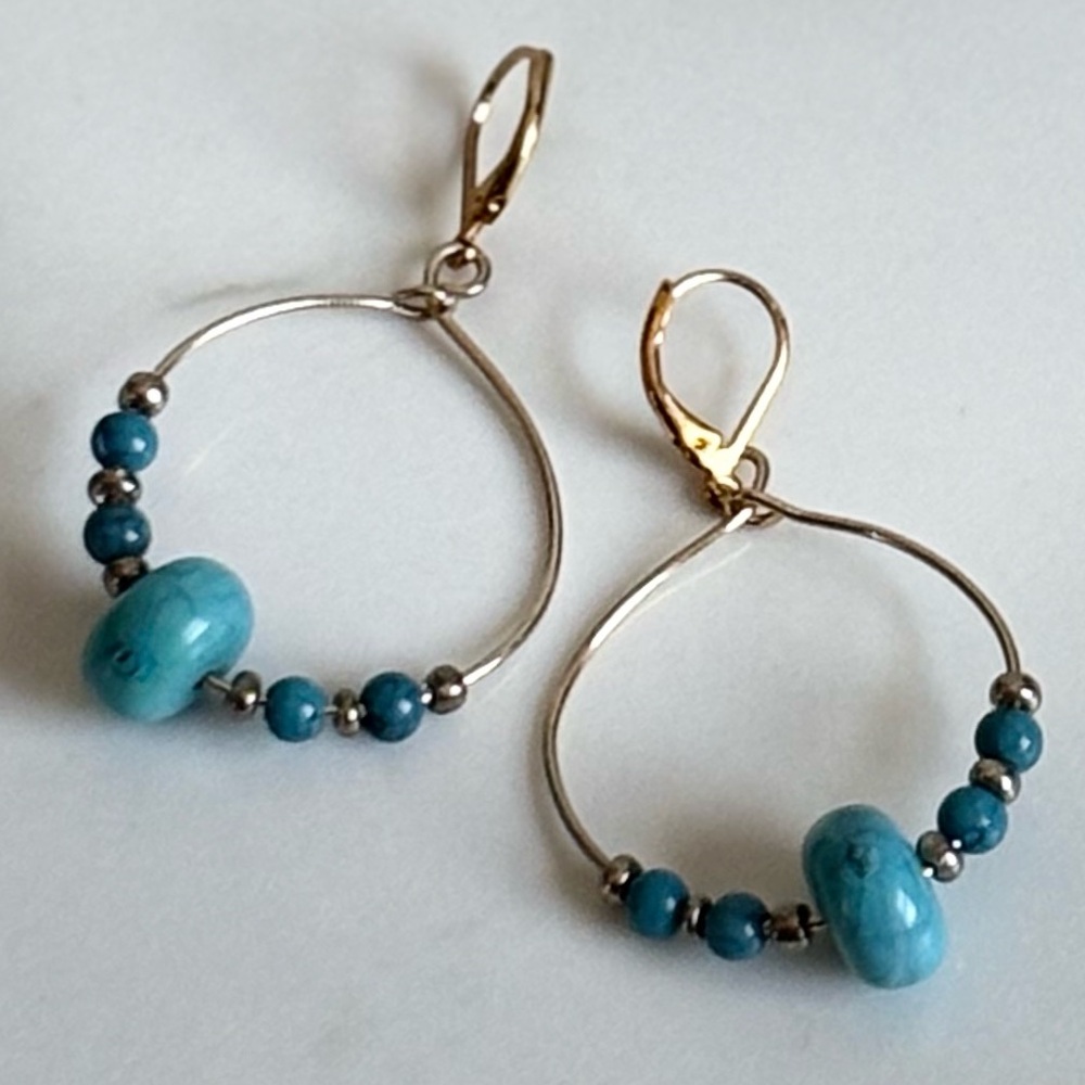 Y2K Avon Turquoise Crackle Bead & Gold Hoop Charm Earrings Boho Dangle 2” Drop